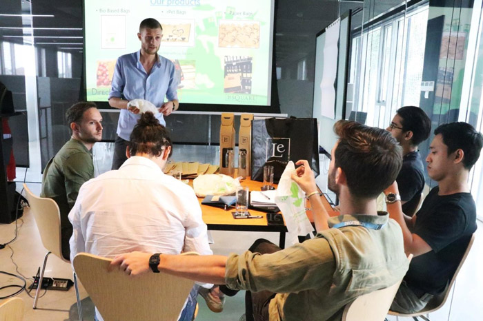 christophe-giraud-CEO-direct-imex-in-workshop | eco -friendly bags | christophe-giraud-PDG-direct-imex-en-atelier | sacs écologiques