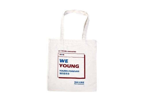 we young text red blue white cotton bag | nous young text sac en coton rouge bleu blanc